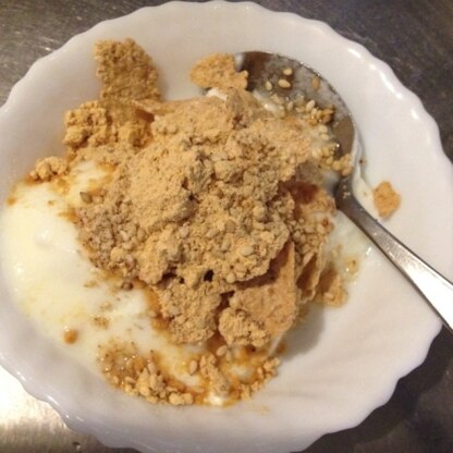 白すりごま&きな粉で作りました(#^.^#)
朝食に美味しくいただきました。